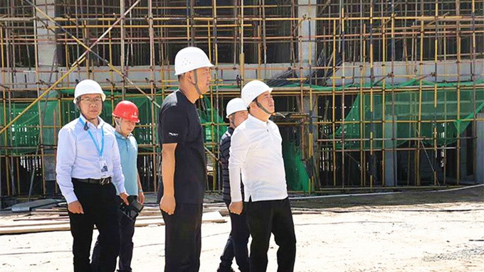 石培文董事長赴古浪八步沙現(xiàn)場檢查項目進展情況