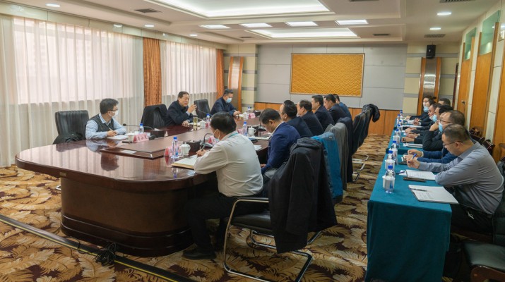 省政府國資委黨委書記、主任吳萬華到蘭州飯店調研