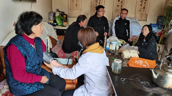 九九重陽節(jié)，濃濃敬老情 ——集團駐村工作隊開展重陽節(jié)走訪慰問活動