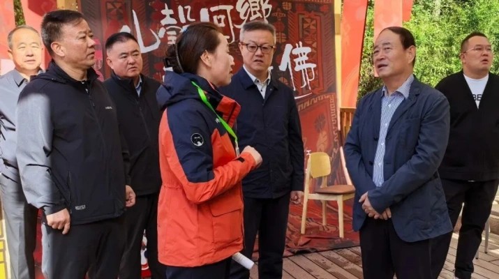 石培文董事長(zhǎng)調(diào)研蘭州石佛溝生態(tài)旅游示范區(qū)項(xiàng)目建設(shè)及景區(qū)運(yùn)營(yíng)工作