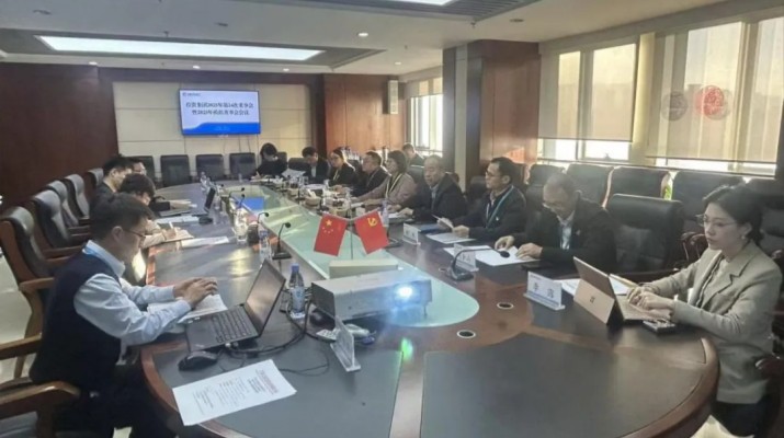 為深入推進(jìn)“現(xiàn)代企業(yè)治理示范創(chuàng)建行動(dòng)”，持續(xù)優(yōu)化集團(tuán)及子公司治理體系、提升決策科學(xué)化水平，11月20日，甘肅文旅集團(tuán)在所屬子公司甘肅文旅投資集團(tuán)舉辦2025年第二場(chǎng)模擬董事會(huì)活動(dòng)。集團(tuán)副總經(jīng)理謝昕出席